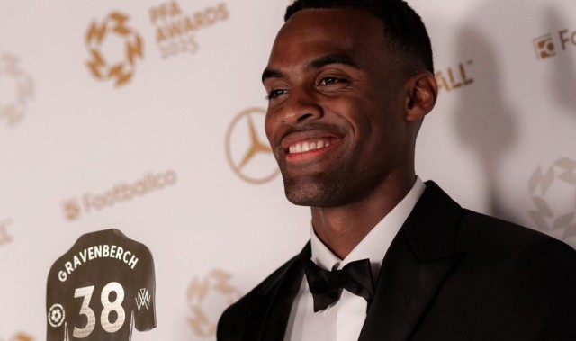 赫拉芬贝赫：在安菲尔德与球迷们庆祝很特别，渴望再次实现